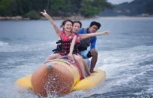 2 Jet Skis) 2 Banana Boat 10 mins: Rp 175,000 / person 10 mins: Rp 220,000 / person Daily: 0900hrs - 1700hrs (Min. 3 persons per ride Max. 7 persons) (Min.