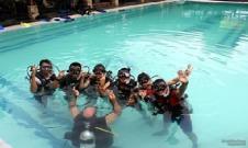 5 hour session) 4 Discover Scuba Dive Pool & Rp 1,320,000 / adult Rp 1,595,000 / adult Daily: 0800hrs - 1700hrs Beach * Rp 1,518,000 / junior Rp 1,815,000 / junior > Certificate (child age: 10-15
