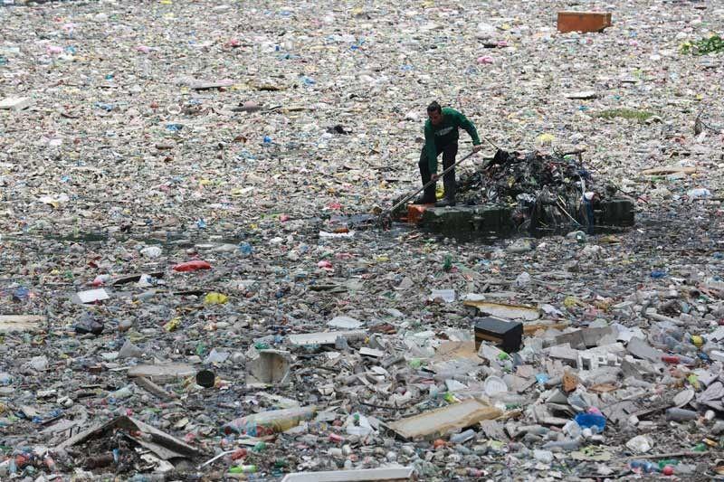 Manila Bay, Philippines 8 million tons of plastic enters our