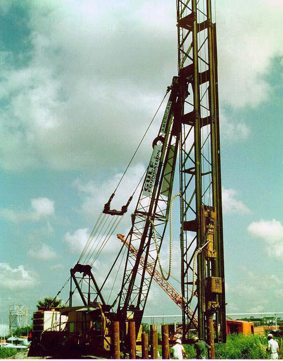 Pile Driving Rig - raise and temporarily support the