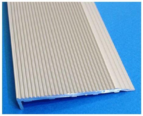 fire-isolated stair nosing strip or stair tread,