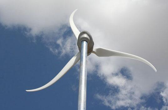 WIND TURBINES WITH THREE BLADES balance of gyroscopic forces Slower
