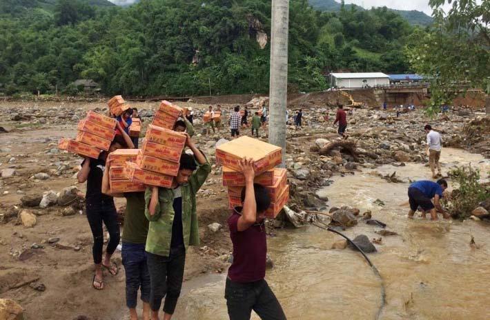 Arrange temporary shelter for 287 flood-washed households. Receiving support 10.