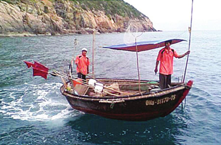 able to invest VND 530 million (about US$ 25,000) to upgrade three small boats to larger vessels for tourism services.