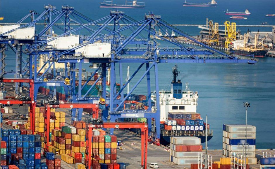 Singapore introduces next generation Main goals: Prepare the sector for future digital transformation Authority developing a single portal access for submitting documents for port