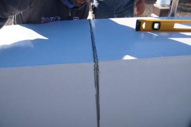 Sealant should be applied to the ends of both the internal duct layer and the outer duct layer.