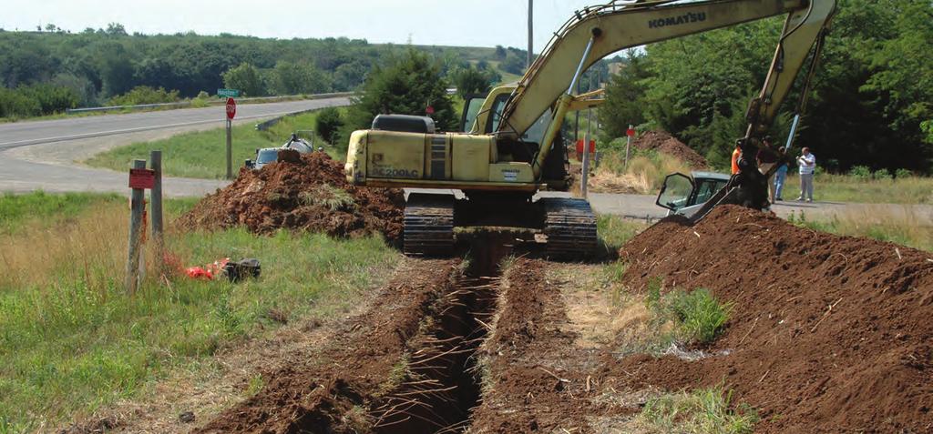 This trench excava on leads to a roadway, one of the nine roadways under which pipelines were installed via direc onal bore.