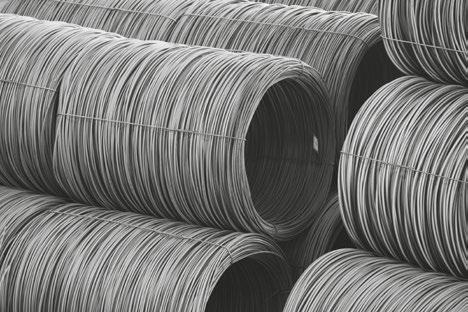 Carbon steel wire used in the construction industry to form figures of reinforcing steel (stirrups and ties). It is produced in diameters from 0.219 in to 0.866 in (5.