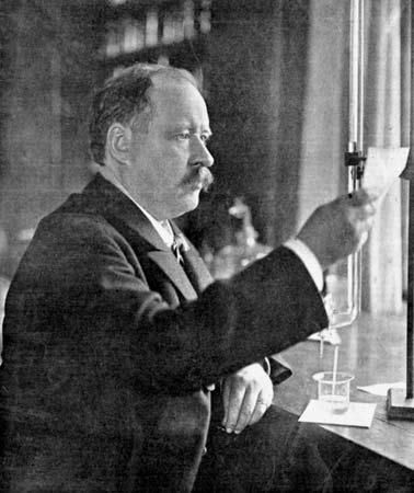 Introduction Svante Arrhenius (1859 1927) Swedish physical chemist published a paper in 1896 calculated the strength of the greenhouse