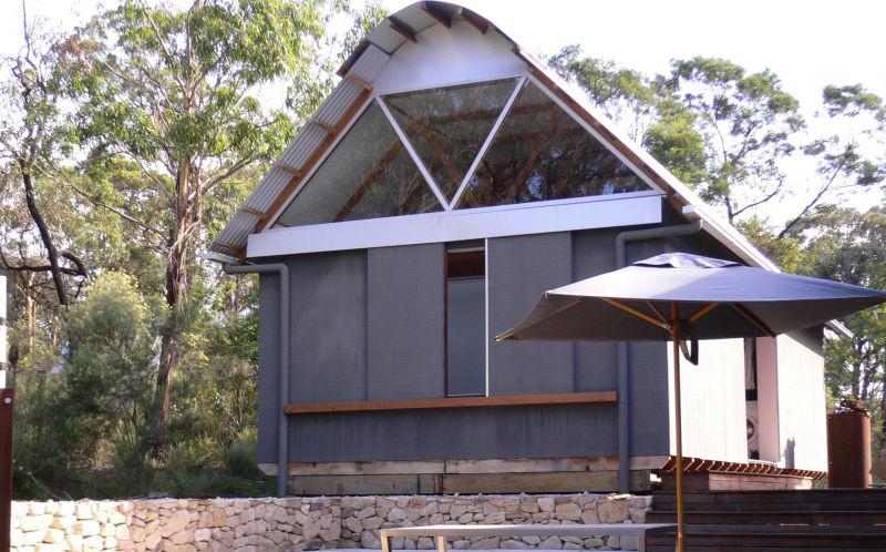 SMARTSHAX Modular homes/kit homes Smartshax offers lightweight, timber environmental homes ideally suited to the Australian coastal climate.