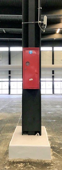 EXHIBITION HALL PILLARS, EXTINGUISHERS AND FIRE HOSE REELS Different types of structural pillars (supporting sometimes extinguishers, fire hose reels) are to be found in exhibition Hall 1. 1.4.