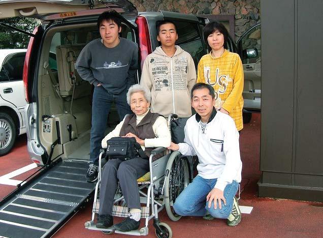 s Approach to CSR 081 Test-Drive Campaign Report Making Family Travel Possible Again Yoshihisa Kamiya (Japan) I took part in s test-drive campaign for its lifecare vehicles (LVs) after thinking about