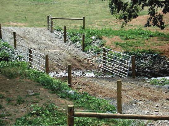Stream Crossing (578) Conserva on Prac ce Standard Overview Stream Crossing (578) A stream crossing is a stabilized area or a structure constructed across a stream to provide a travel way for people,
