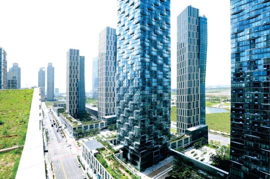 Korea s Songdo International Business District Location: Songdo International Business District, South Korea One of the world's most ambitious LEED developments Totals 19.