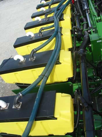 For 8 to 16 rows planter The precision pneumatic applicator can be hook