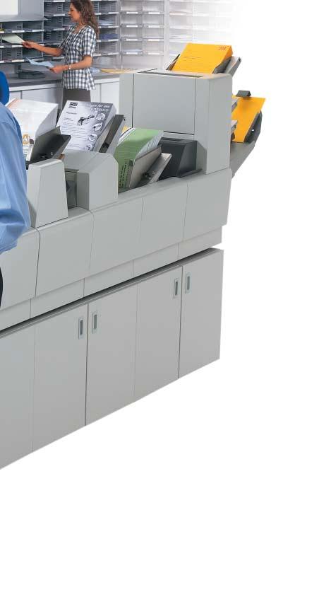 Folders Key to the flexibility of the Maximailer Plus is the powerful and versatile Tower Folder. This is available with a single 500-sheet hopper, or three hoppers with a total 1,000-sheet capacity.