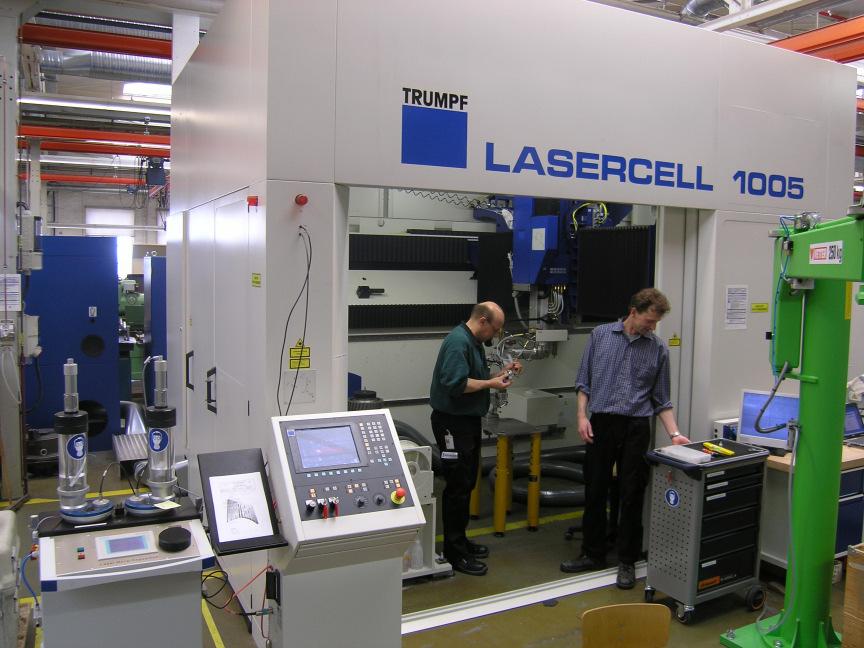Machine implemented at Rolls-Royce, Oberursel 1 kw lamp pumped Nd:YAG laser 5 + 2 axis (turning