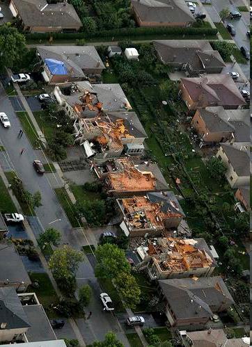 Climate Impacts In 2009, Vaughan and Grey County tornadoes resulted in $76M in insurance claims. Wind damage resulting in personal injury, infrastructure and property damage, and power failures.