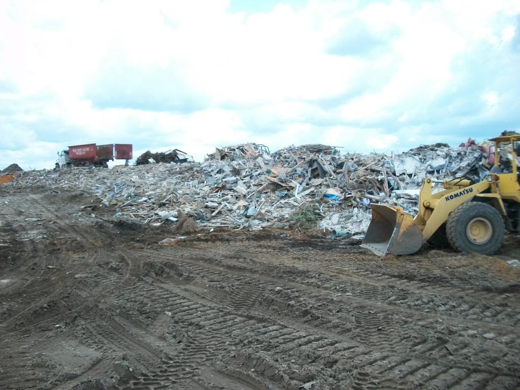 Page 6 of 7 COMMENTS: 09/04/2012 A routine compliance inspection was conducted at the Waste Pro Freeport C&D Debris Disposal Facility in