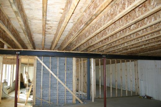 FIREFIGHTER AWARENESS GUIDES 3 I-Joist Use in Modern Residential Construction For residential spans, I-joist depths from 9 1 /2 to 16 inches typically are used.