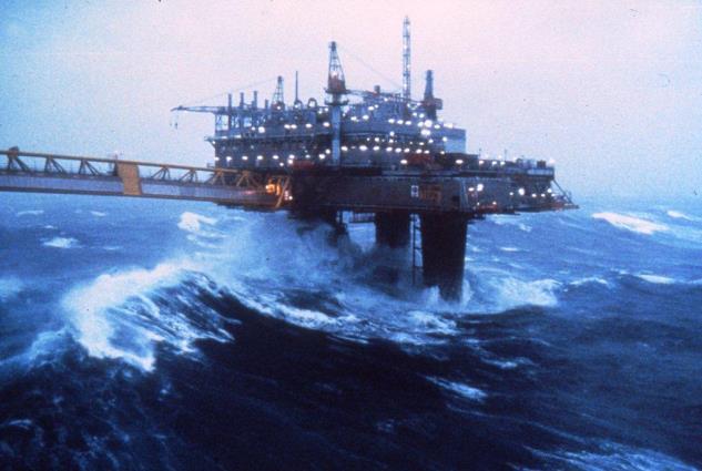 North Sea 1971 construction opportunities arising in a hostile marine environment The oil and