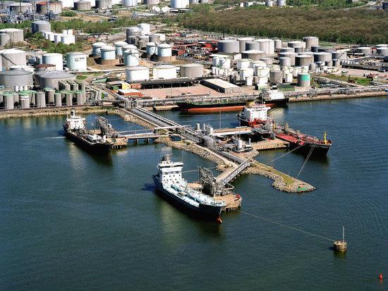 Case Study Port of Gothenburg, LNG Bunkering Pipeline scope of supply: Pipeline routing Design engineering Procurement