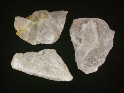 1) Its shape and how it breaks This quality refers to how a mineral splits
