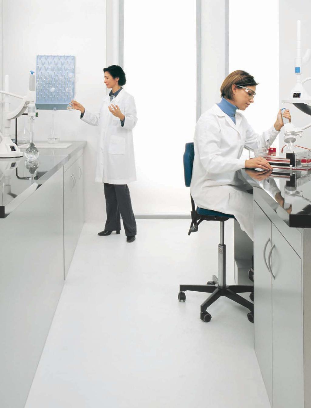 Can you envision a laboratory environment where the ultrapure water source is flexible enough to support a variety of daily activities?