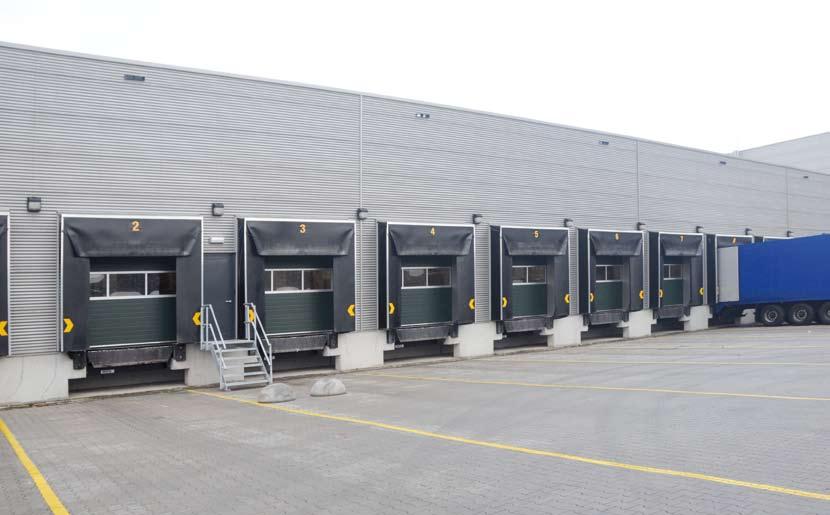 Special overhead doors for specific applications In addition to the ST and AR models described above, we have the knowledge and experience to develop innovative solutions for specific applications.