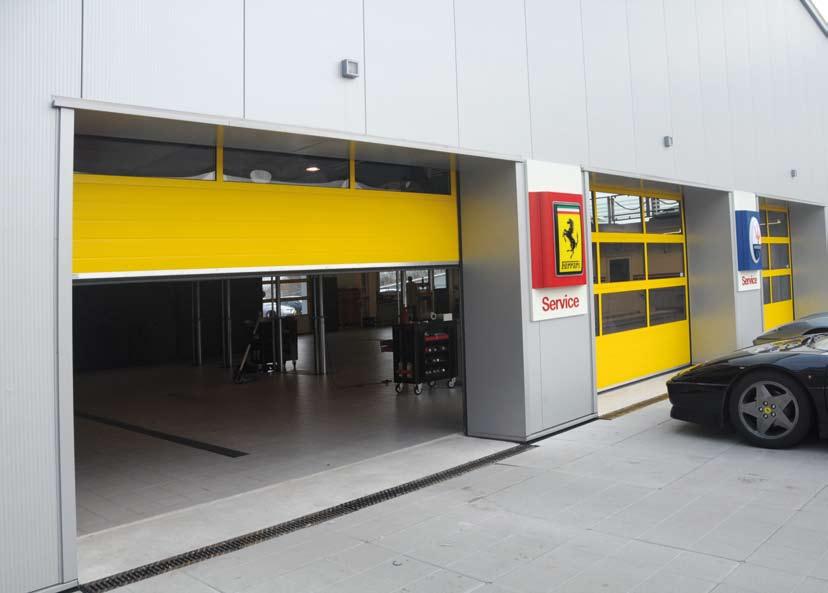 Flexible layout The AR overhead door is constructed from horizontal aluminium sections. Each section consists of several fields. A field is filled with a filling of your choice.