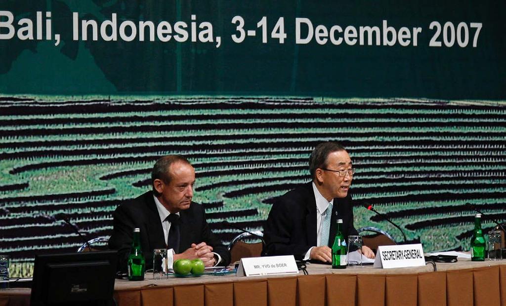 The Emergence of REDD+ in the UN Climate Regime UN Secretary-General Ban Ki-moon (right), flanked by Yvo de Boer, Executive Secretary of the UNFCCC, addresses a joint press conference at COP 13 in