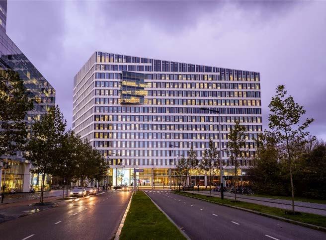 Examples of Sustainable/Intelligent Buildings Building: The Edge, Deloitte, Amsterdam Features: Received one of the highest BREEAM score ever of 98.4%.