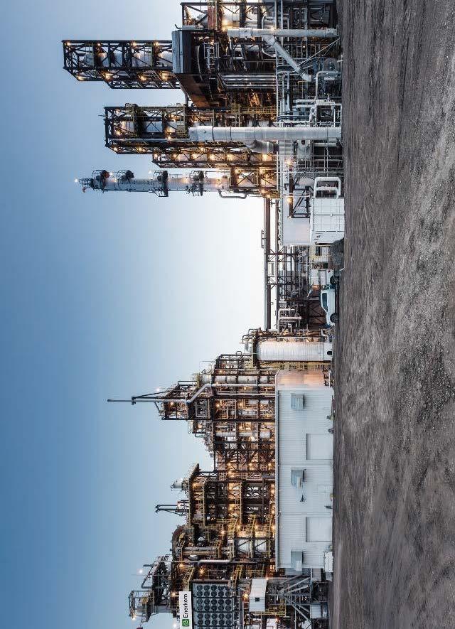 ENERKEM ALBERTA BIOFUELS The world s first MSW-to-biofuels and chemicals facility GASIFIER & FEEDING SCRUBBING METHANOL SYNTHESIS COMPRESSORS ETHANOL SYNTHESIS ENERKEM ALBERTA BIOFUELS Capacity:
