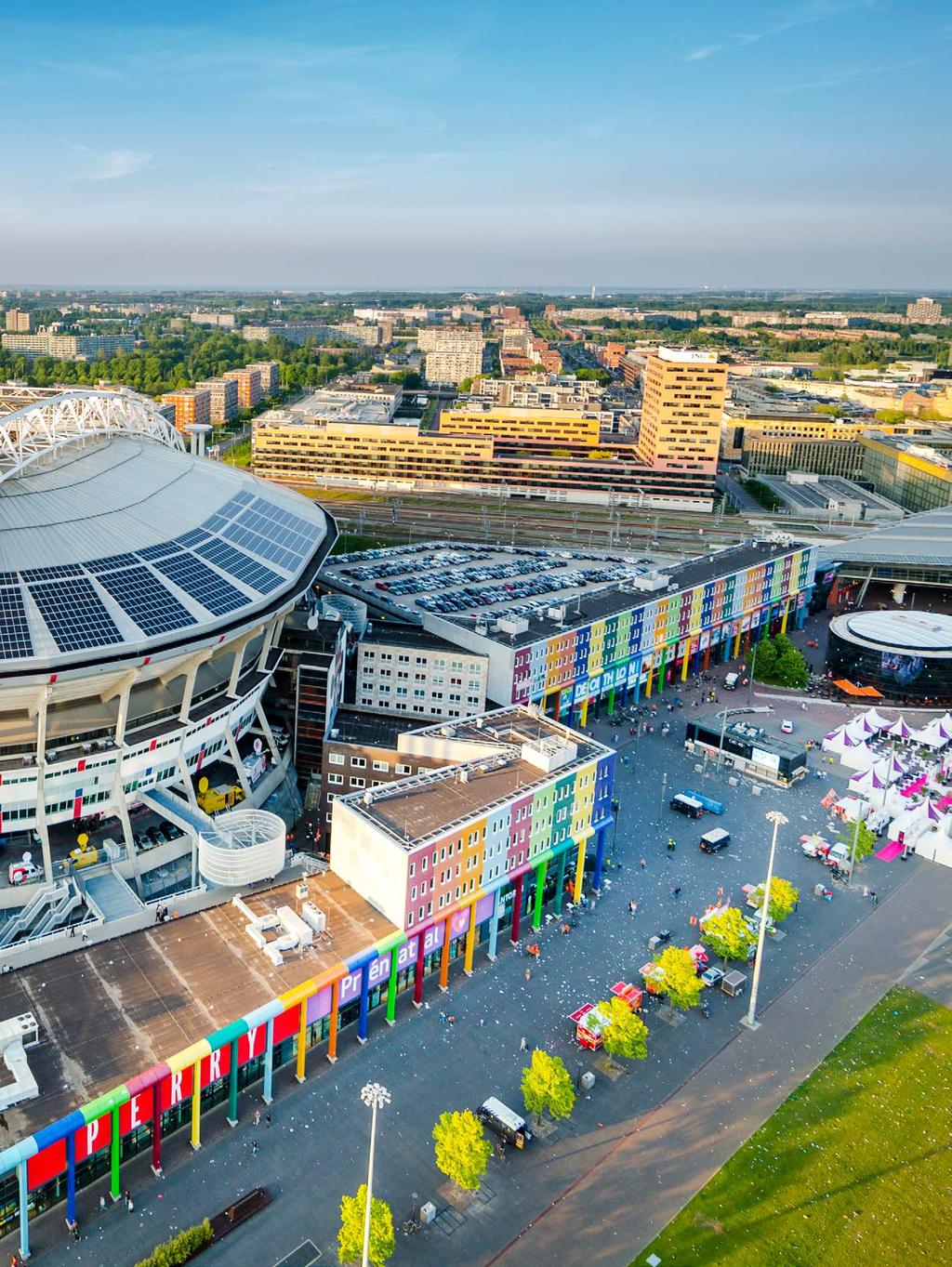 IoT Amsterdam Zuidoost becoming a smart city 5G AI Together with the Municipality of Amsterdam, KPN is working on smart 5G applications in the area of the Johan Cruijff ArenA.