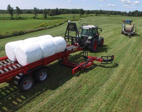The RBM2000 PRO as been designed to pick up the bales in the same direction the
