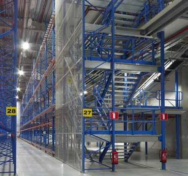COMBINED WITH PALLET RACKING The mezzanine profiles can be connected onto the standard pallet racking frames using specially designed connectors.