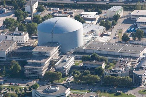 CSA Findings & Hardened Safety Core Laue Langevin Institute: Private company Partnership of 3 countries: UK, Germany, France Operate only one BNI High Flux Reactor (HFR) : Power 57 MW th Neutron flux