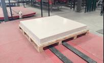 APPLICATION PALLETISING AND TRANSPORTATION OF THE MATERIAL To facilitate storage on-site and transportation of stock, Dekton pieces are supplied horizontally in frames or especially designed wooden