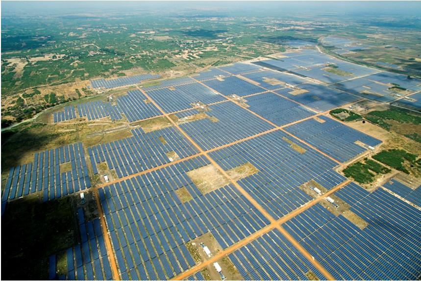 Tamil Nadu's Kamuthi solar plant in India of 648MW Top 10 Floating Solar Grid Connected PV Plants Rank / Size (kw) Name of reservoir / Name of Plant Country 1 40,000 Coal mining subsidence area of