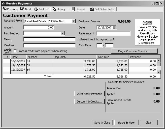 Instructor demonstration of QuickBooks QuickBooks lists all the outstanding invoices for the job you entered. 4 In the Amount field, type 2239 and press Tab twice.