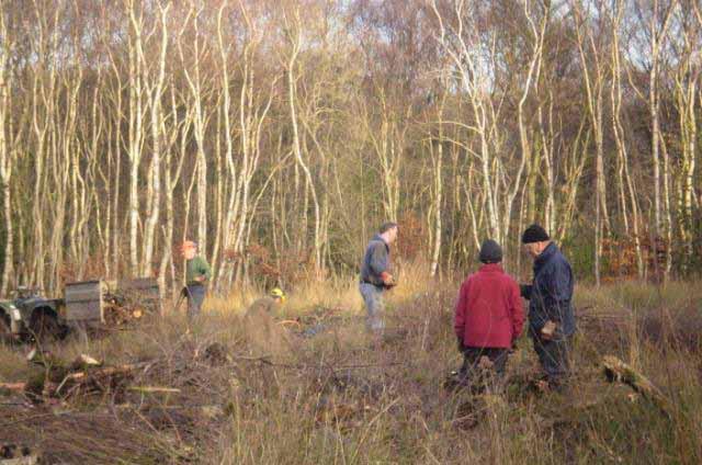 Volunteers, community management and ownership Many of our sites managers are supported by volunteers who undertake a range of tasks from keeping a watching eye on the wood, completing flora and