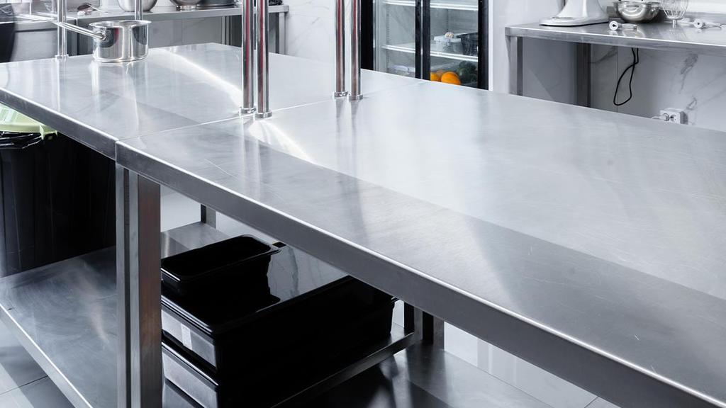 Features of Commercial Kitchen Benches Usable with most of the popular commercial dishwashers leading brands Available in 600 and 700mm depth 304 grade, 1.