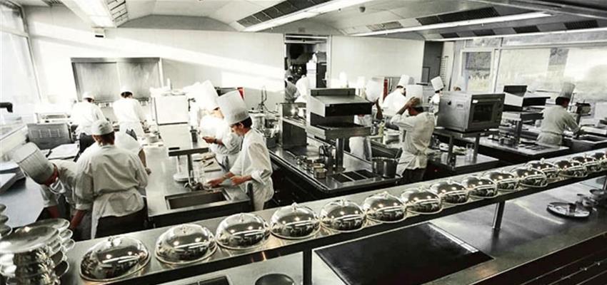 The main feature of professional food manufacturing setup machinery is that they are used for many customers compared to the devices used at home. The reason is apparent.