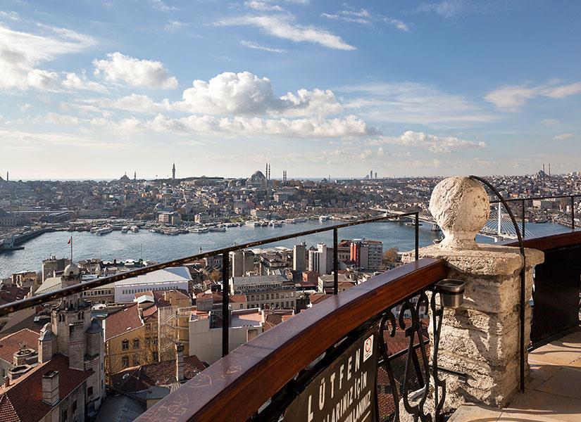 Aerial shots of the Galata Tower Galata Tower already offers a 360-degree panoramic view over Istanbul and the ancient peninsula of Istanbul.