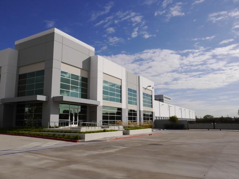 15,700m2 Los Angeles Distribution Center of Mitsubishi Logistics America Corporation Purchased in March 2015 Location: