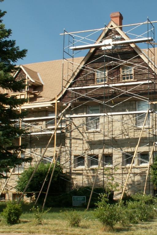 Bracing Large Sections Scaffolding systems of four levels or more must be secured to the structure on the third level or higher with an approved brace.
