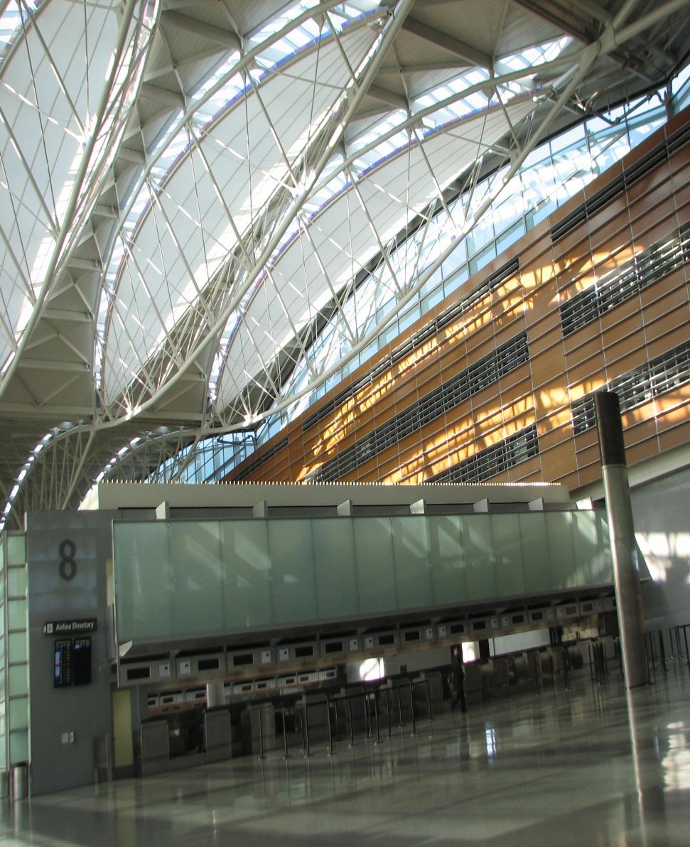 GREEN BUILDINGS SILVER STANDARDS MINIMUM Sustainable Products The interior of the International Terminal Building contains 21,000 square feet of Forest Stewardship Council