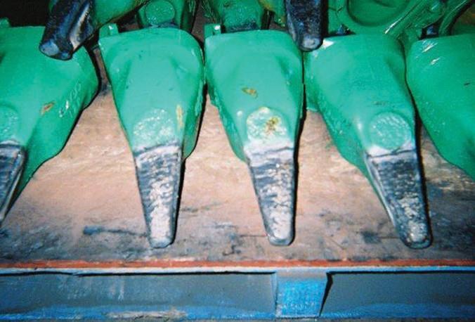 Typical applications would include tillage tools, bucket lips, extruder screws, tamper feet, dredge cutter teeth and wherever hight abrasion and heavy pounding is encountered.