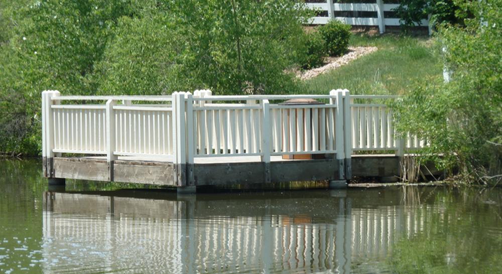 SECTION 5 Technical Memorandum: Replace Fishing Piers Pond B has two wooden fishing piers, one on each side of the pond, where residents in the community are able to have clear access to the water to