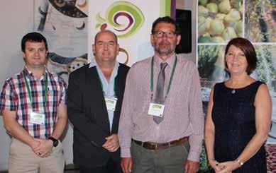 'A Pear Affair' ELISE-MARIE STEENKAMP More than a hundred international and local pear enthusiasts joined the Pear Revolution and gathered in Simondium in November 2016 to attend the 9th annual